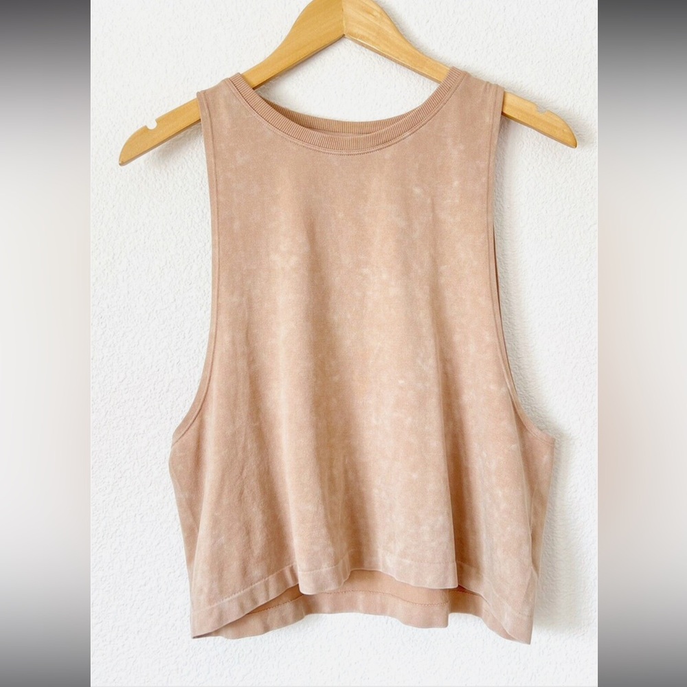 Aerie Offline Seamless Tank